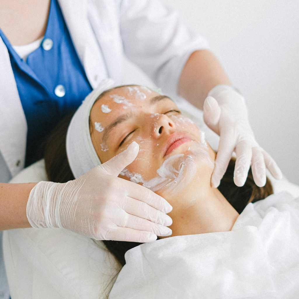 Signature / Custom Facial with deep cleansing, exfoliation, hydration, and personalized skincare for healthy, glowing skin.